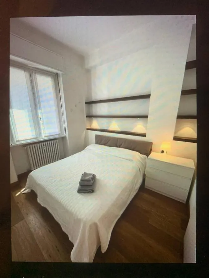 S.Ambrogio/Duomo •Jacuzzi • Luxury •Design Appartement Milaan