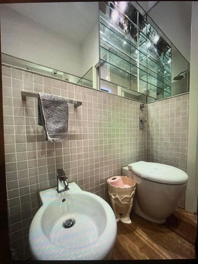 S.Ambrogio/Duomo •Jacuzzi • Luxury •Design Appartement Milaan