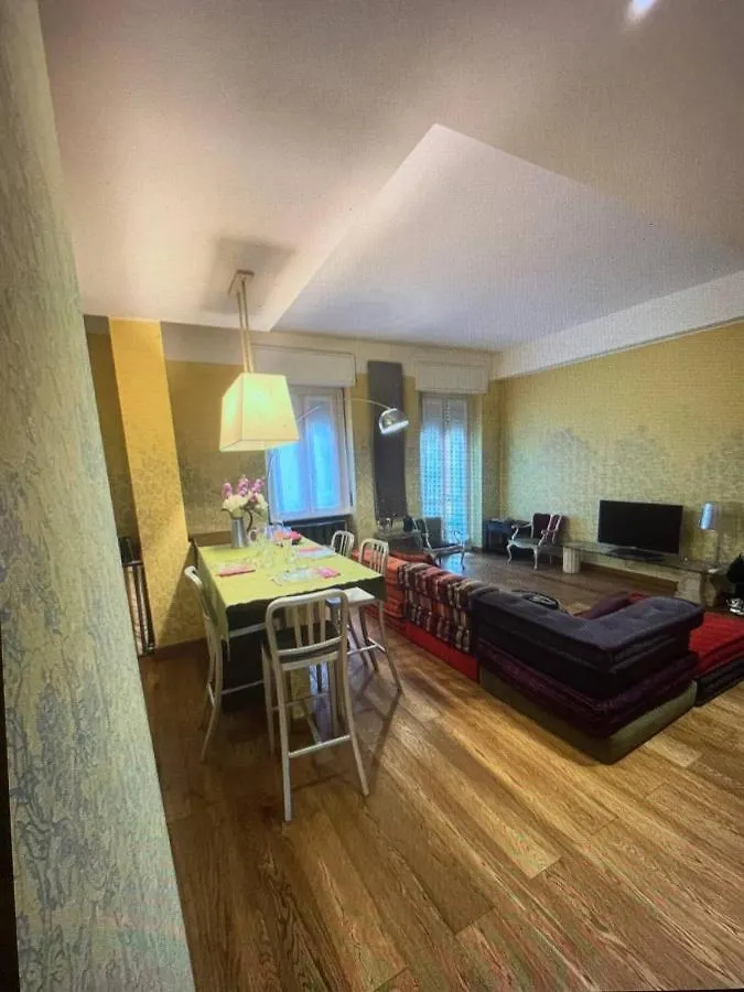 S.Ambrogio/Duomo •Jacuzzi • Luxury •Design Appartement Milaan